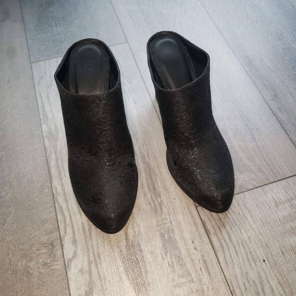 Kenneth Cole Reaction Tap Dance Clogs Mules